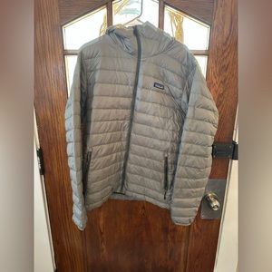 Patagonia Mens Down Sweater with Hood Size Large